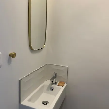 Pop 1 Centre Calme Avec Parking Public